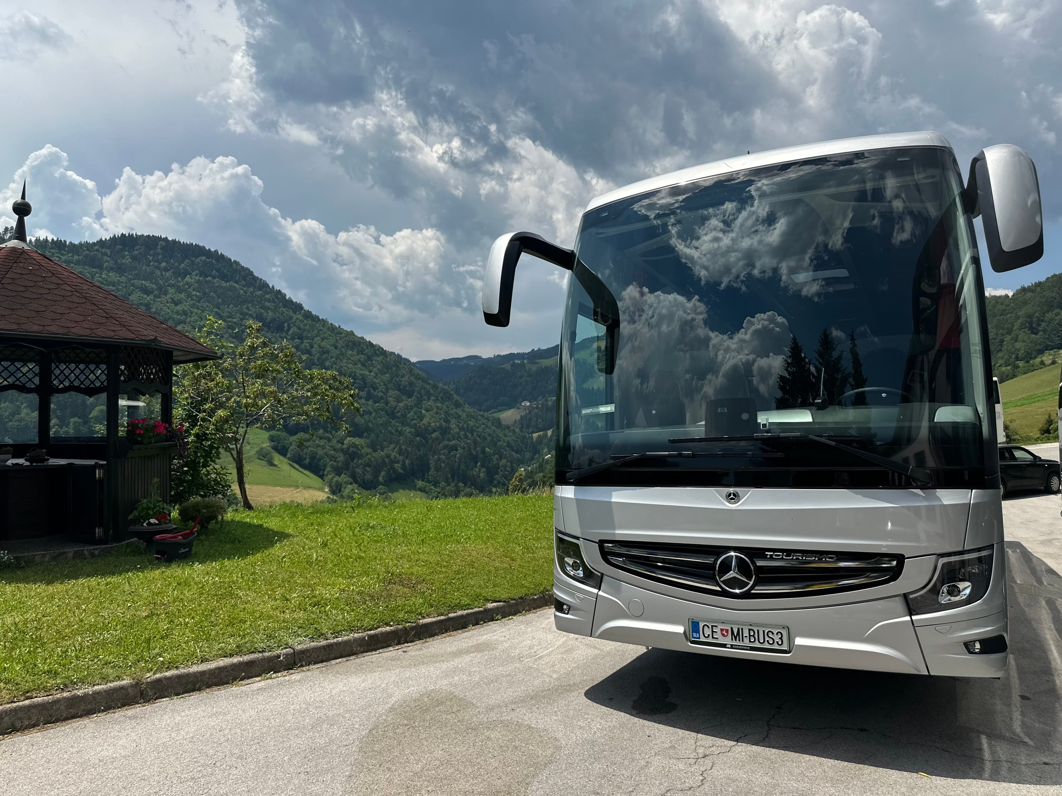 Mercedez-Benz Tourismo 16RHD – drugi avtobus, glavna slika